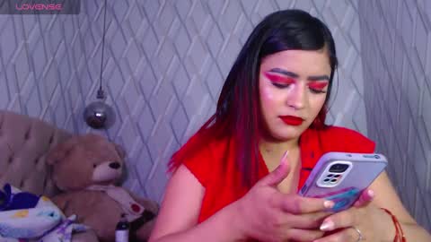 Nicolle Miley online show from 02-09-25, 05:29