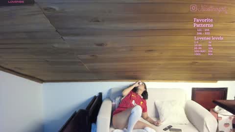Nicolle online show from 01-08-25, 04:12