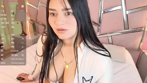 nicollevsconttei online show from 12-20-25, 01:40