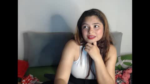 Snapshot of nicollgreen chatting on 10-13-25, 04:51 NicollGreen online show from 10-13-25, 04:51