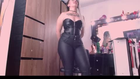 nicolmiss online show from 05-13-26, 06:27