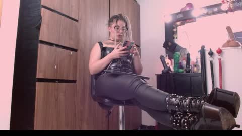 nicolmiss online show from 05-15-26, 11:34