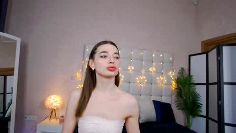 Snapshot of nicolros chatting on 01-06-25, 08:14 NicolRos online show from 01-06-25, 08:14