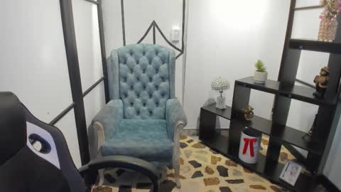 Snapshot of nicolross_ chatting on 12-19-25, 09:44 NicolRoss online show from 12-19-25, 09:44