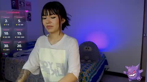 Snapshot of nicorob1n chatting on 07-17-26, 08:35 Nicole online show from 07-17-26, 08:35