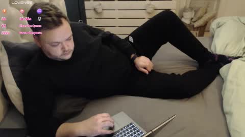 Snapshot of nielsgellen chatting on 01-07-26, 10:45 nielsgellen online show from 01-07-26, 10:45