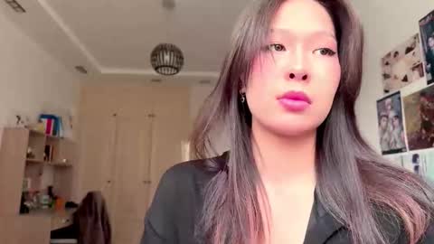 Snapshot of nievesshippey chatting on 03-24-26, 07:35 Hanna online show from 03-24-26, 07:35