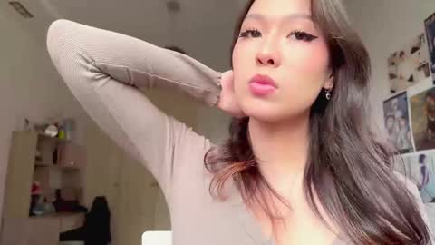 Snapshot of nievesshippey chatting on 04-13-26, 07:36 Hanna online show from 04-13-26, 07:36