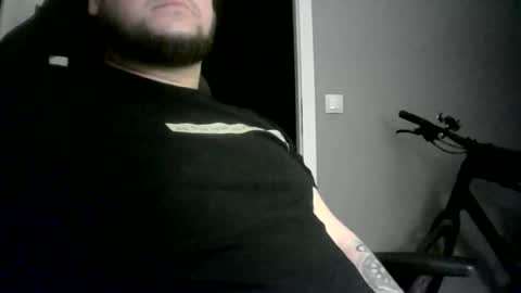 Snapshot of niewidoczny26 chatting on 03-19-26, 06:45 Niewidoczny online show from 03-19-26, 06:45