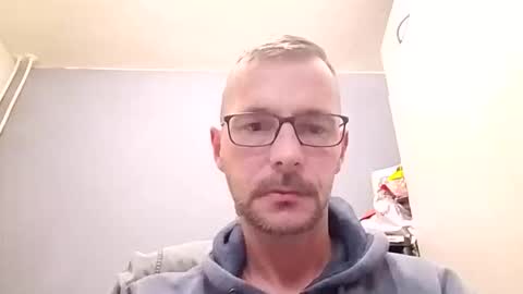 Snapshot of nighthawk28 chatting on 09-30-25, 04:56 MikeVanDyck online show from 09-30-25, 04:56