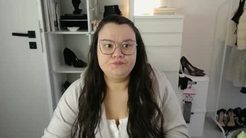 Holly online show from 03-09-26, 07:23