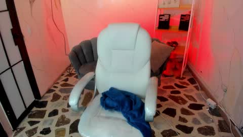 Anni online show from 09-19-25, 12:50