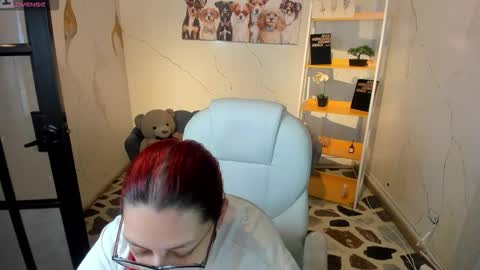 Anni online show from 10-20-25, 07:14