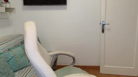 Snapshot of niickylovee chatting on 11-26-25, 07:37 Nicolle Bustamante online show from 11-26-25, 07:37