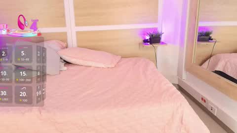 Snapshot of niickypurple chatting on 10-19-25, 03:23 Call me Nicky online show from 10-19-25, 03:23