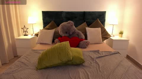 Snapshot of niiik_miiiki chatting on 02-05-25, 11:12 niiik_miiiki online show from 02-05-25, 11:12