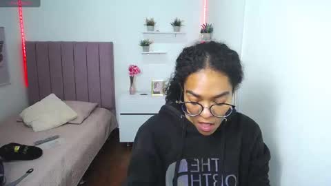          online show from 03-10-25, 03:41