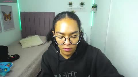          online show from 03-12-25, 04:24