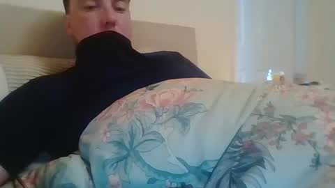 Snapshot of nijinsky11 chatting on 05-02-26, 04:01 Nijinsky11 online show from 05-02-26, 04:01
