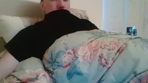 Snapshot of nijinsky11 chatting on 05-10-26, 05:40 Nijinsky11 online show from 05-10-26, 05:40