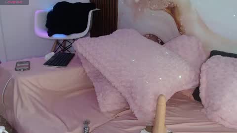 NIKA online show from 06-24-26, 11:31