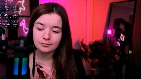 Snapshot of nika_still chatting on 11-29-25, 10:29 Little Angel online show from 11-29-25, 10:29