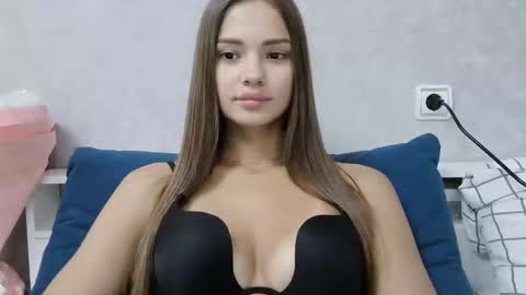 Snapshot of nika_verona1 chatting on 06-01-26, 05:25 Nika online show from 06-01-26, 05:25