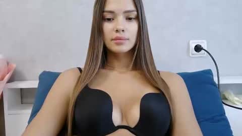 Snapshot of nika_verona1 chatting on 06-08-26, 04:57 Nika online show from 06-08-26, 04:57