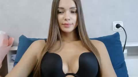 Snapshot of nika_verona1 chatting on 06-11-26, 05:38 Nika online show from 06-11-26, 05:38