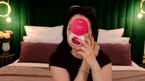 Snapshot of nikaflowers chatting on 06-30-26, 02:23 Nika online show from 06-30-26, 02:23