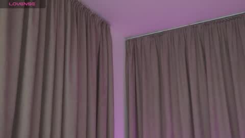 Snapshot of nikaletta chatting on 06-25-26, 10:14 Nika online show from 06-25-26, 10:14