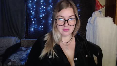 Nika online show from 11-12-25, 12:22