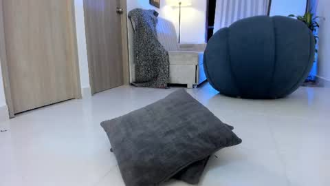 NIKA online show from 06-11-26, 12:43