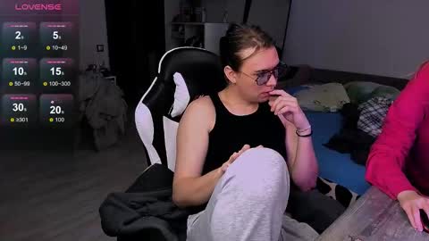 niki_nik0 online show from 10-21-25, 09:37