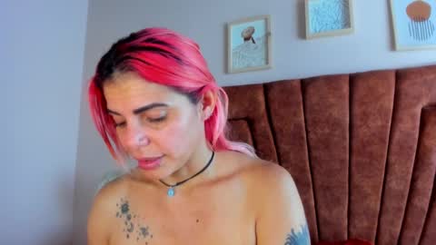 niki online show from 02-10-25, 10:42