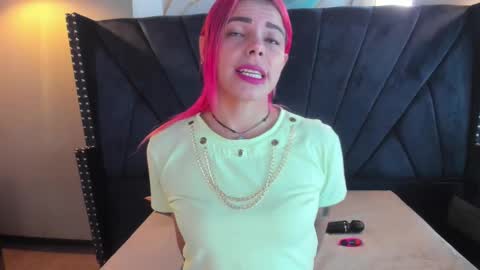 niki online show from 09-30-25, 03:55