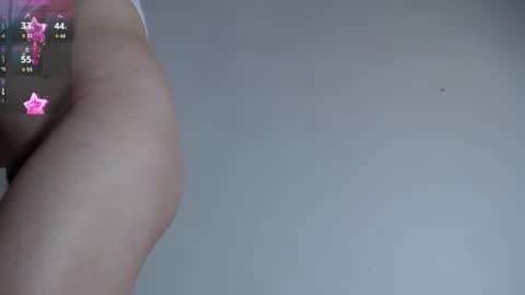 niki_wood_1 online show from 03-24-26, 06:13