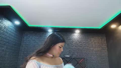 NIKI online show from 05-25-26, 12:44