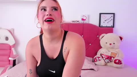 Nikii  online show from 01-19-25, 08:30