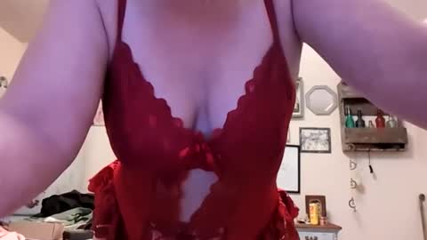 Snapshot of nikki32313 chatting on 03-17-26, 01:54 nikki32313 online show from 03-17-26, 01:54