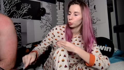 nikki7377 online show from 02-07-25, 05:40