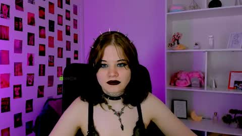 nikki_kiss_ online show from 07-23-26, 08:45