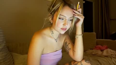 nicolette online show from 12-24-24, 06:17