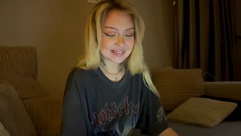 nicolette online show from 12-27-24, 08:50