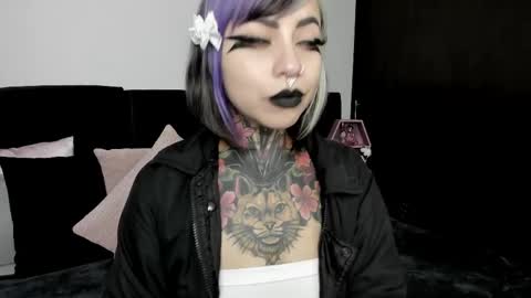 Nikki Ramone   online show from 03-04-25, 08:35