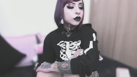 Nikki Ramone   online show from 09-09-25, 11:32