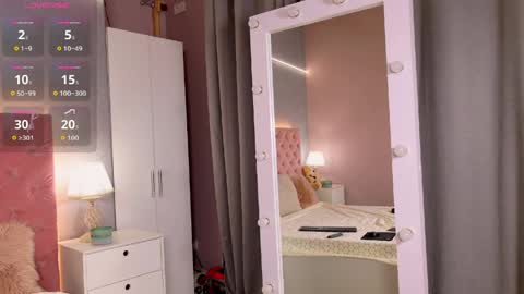 NikkiVelvets online show from 04-21-26, 06:52