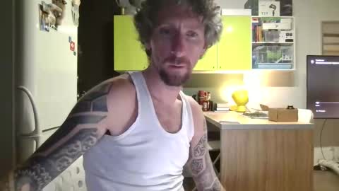 niknik39 online show from 10-31-25, 08:32