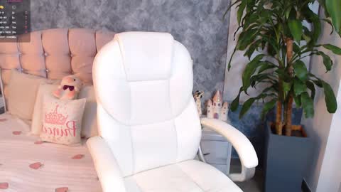 Snapshot of niko_robin chatting on 02-17-25, 02:09 Niko Robin online show from 02-17-25, 02:09