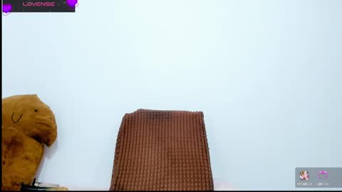 Snapshot of nikol32__ chatting on 02-25-25, 06:31 dayan online show from 02-25-25, 06:31